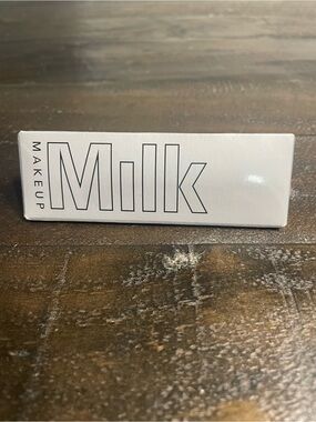 Milk Mascara